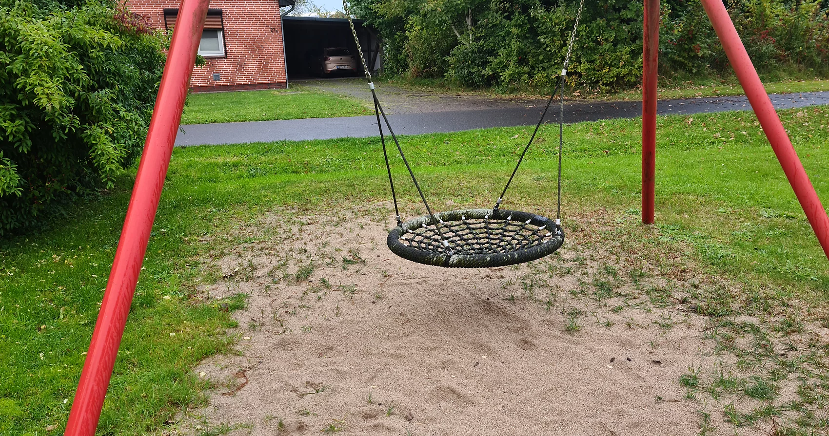 Nestschaukel auf dem Spielplatz Westermühlen.