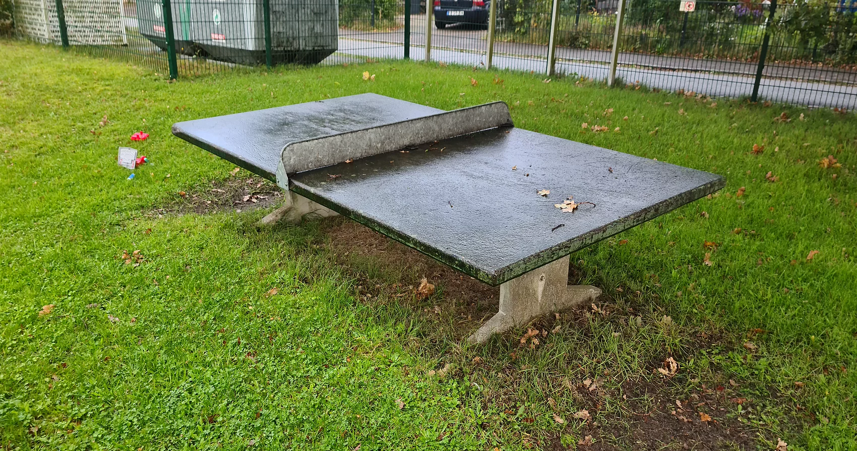 Tischtennisplatte auf dem Spielplatz Westermühlen.